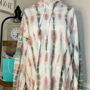 🌸Young Fabulous & Broke Hooded Sweatshirt 🤍🩷